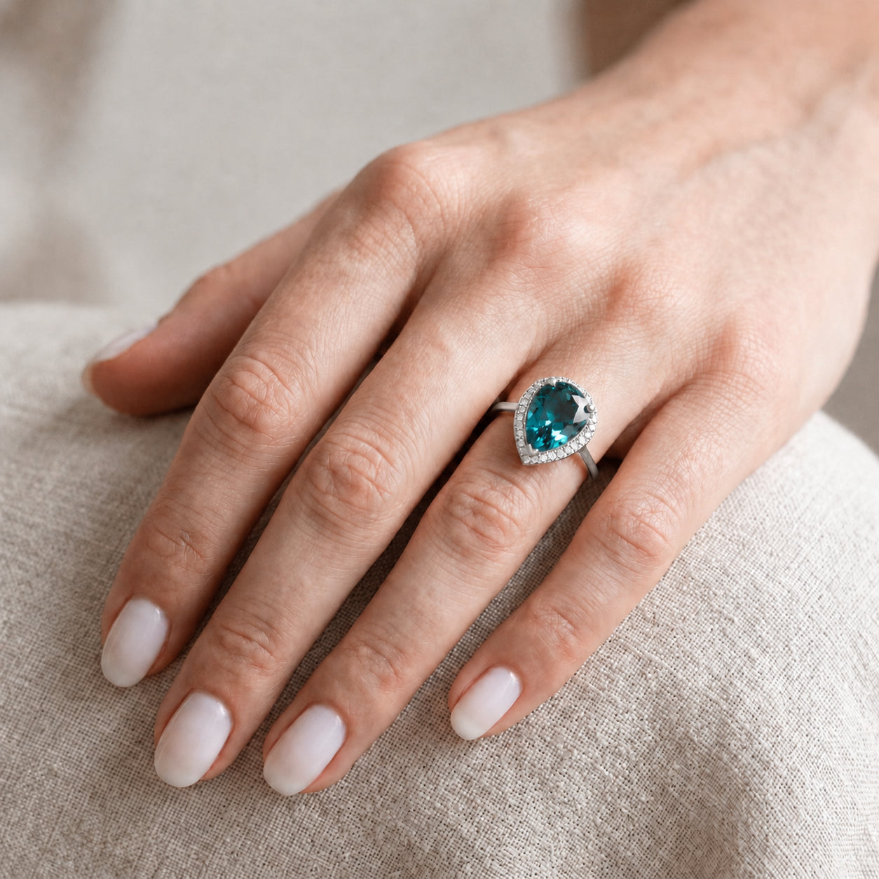 White Gold Celeste Ring Amethyst 10K — Cosima