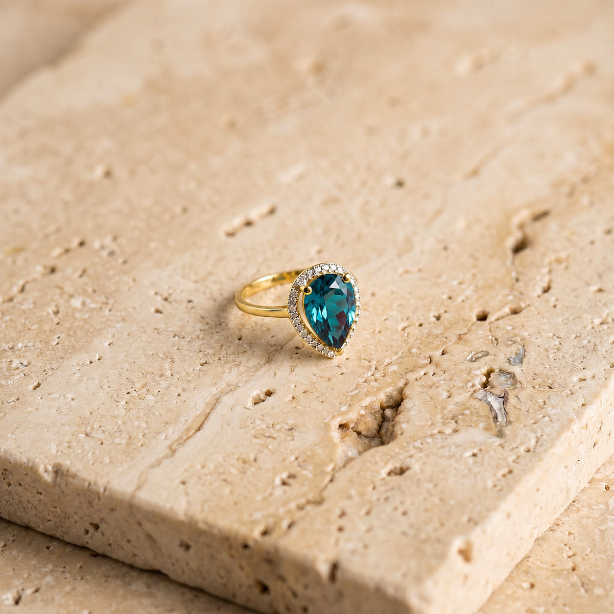 Yellow Gold Celeste Ring Amethyst 10K — Cosima