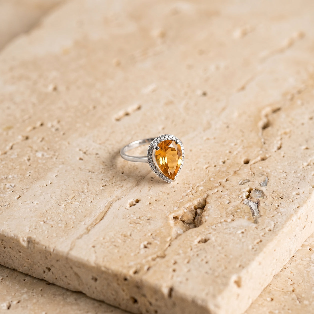 White Gold Celeste Ring Garnet 10K — Cosima
