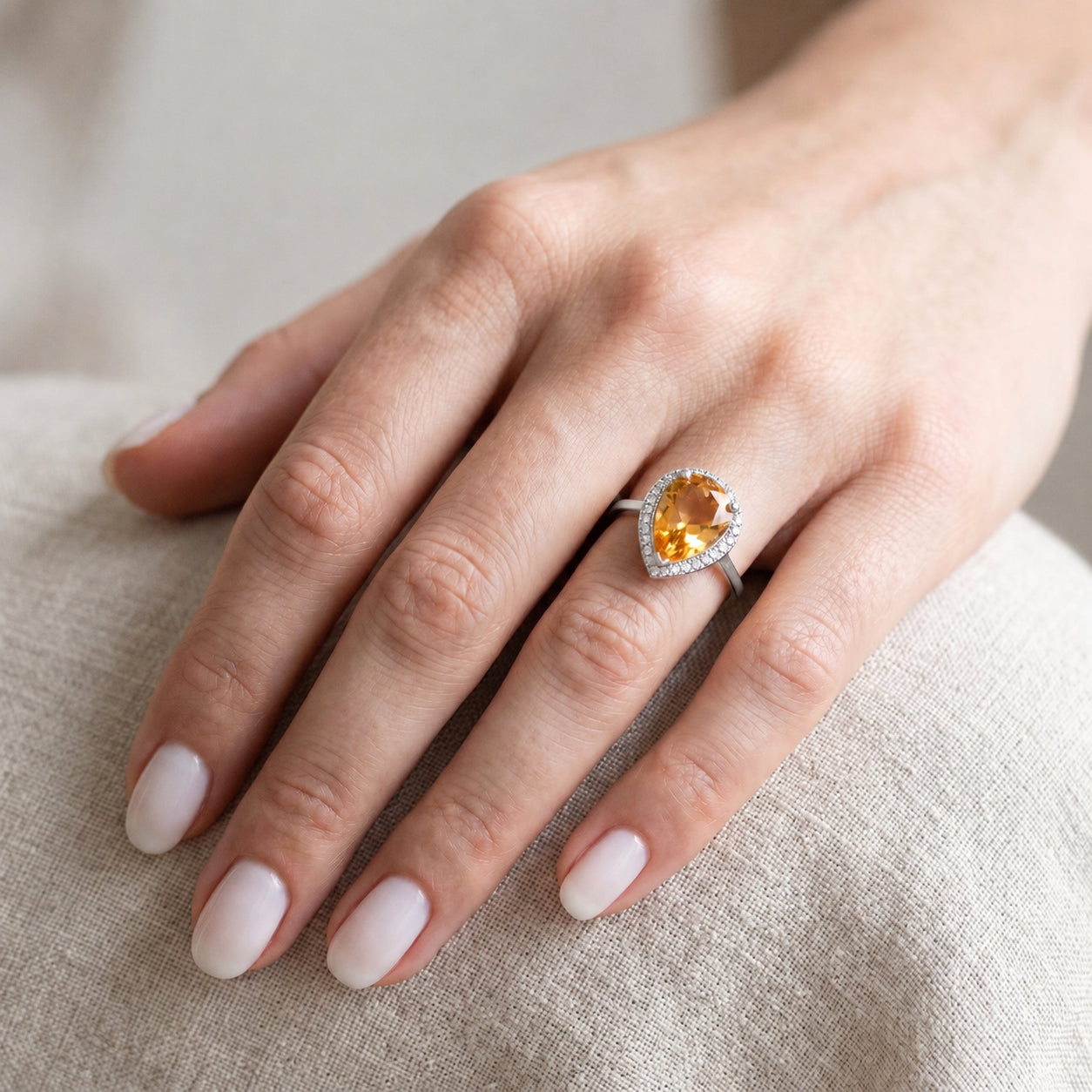 White Gold Celeste Ring Garnet 10K — Cosima