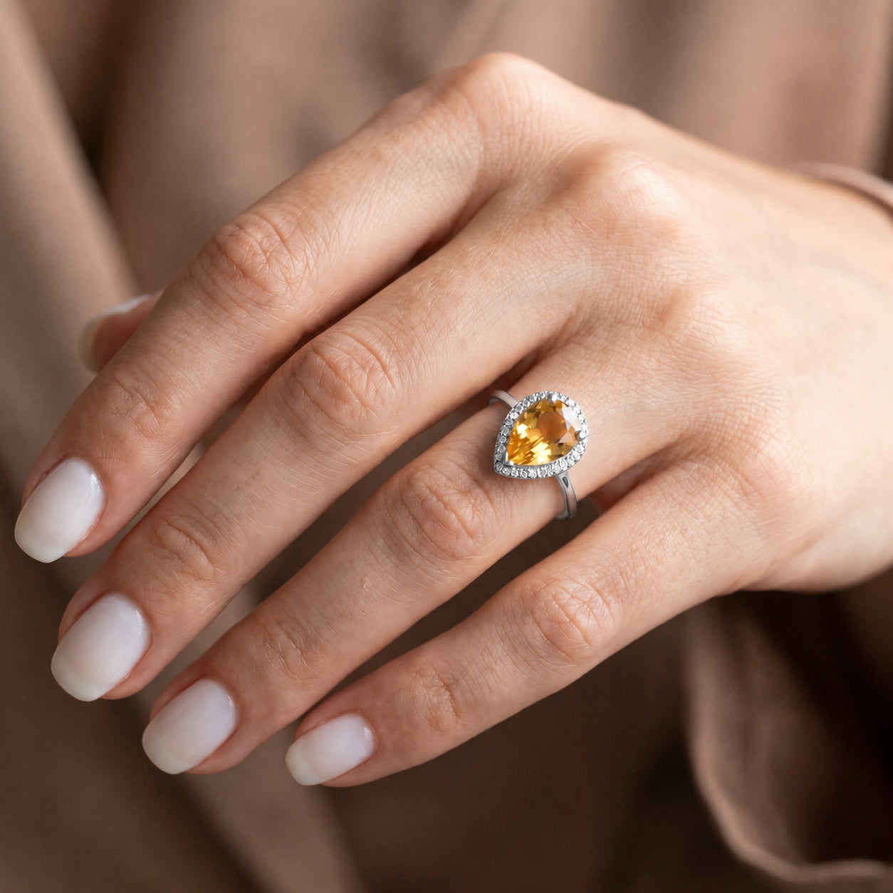 White Gold Celeste Ring Garnet 10K — Cosima