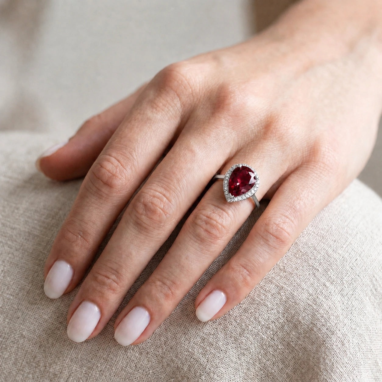 White Gold Celeste Ring Garnet 10K — Cosima