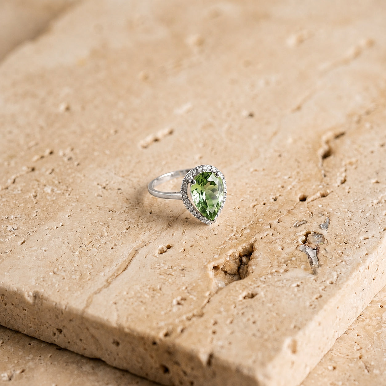 White Gold Celeste Ring Sapphire 10K — Cosima
