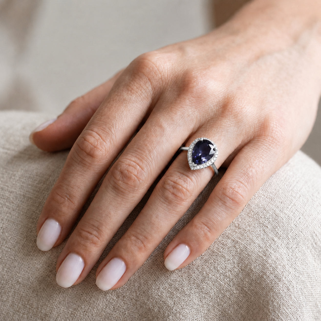 White Gold Celeste Ring Emerald 10K — Cosima