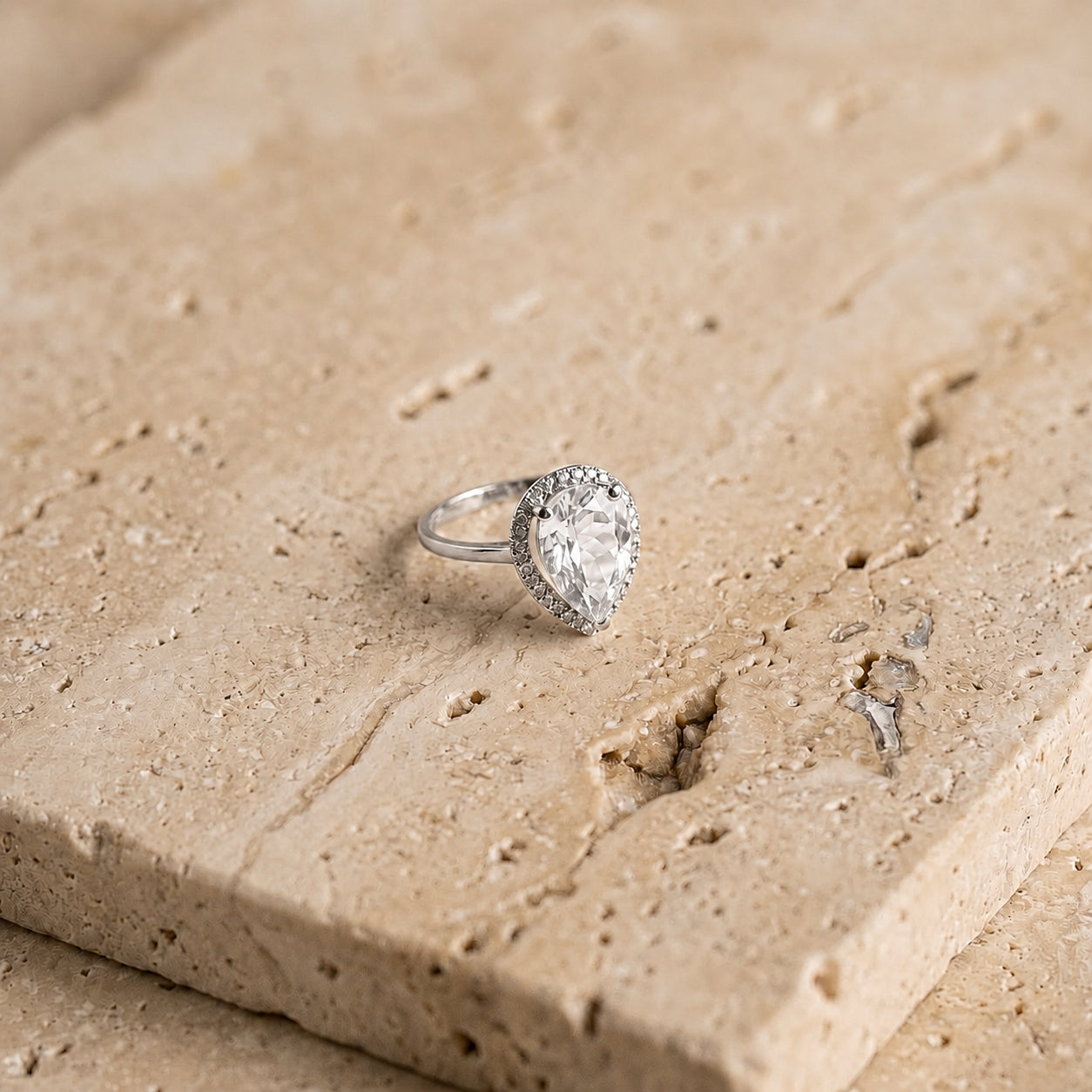 White Gold Celeste Ring Alexandrite 10K — Cosima