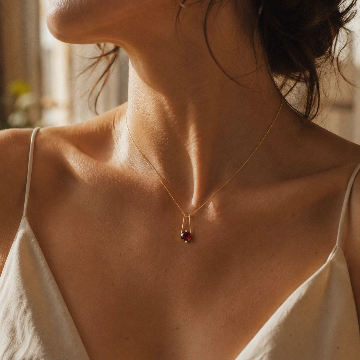 Yellow Gold Bloom Necklace Garnet 10K — Bruna