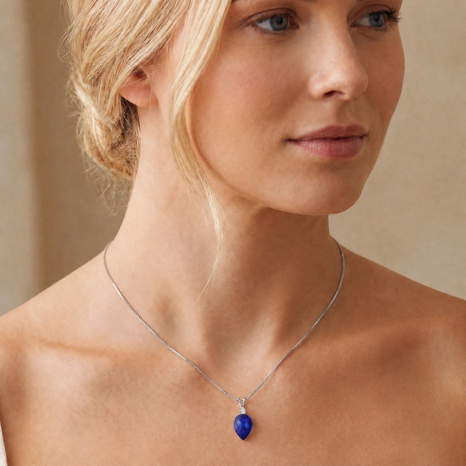 White Gold Pendant Necklace Emerald 10K — Ornella