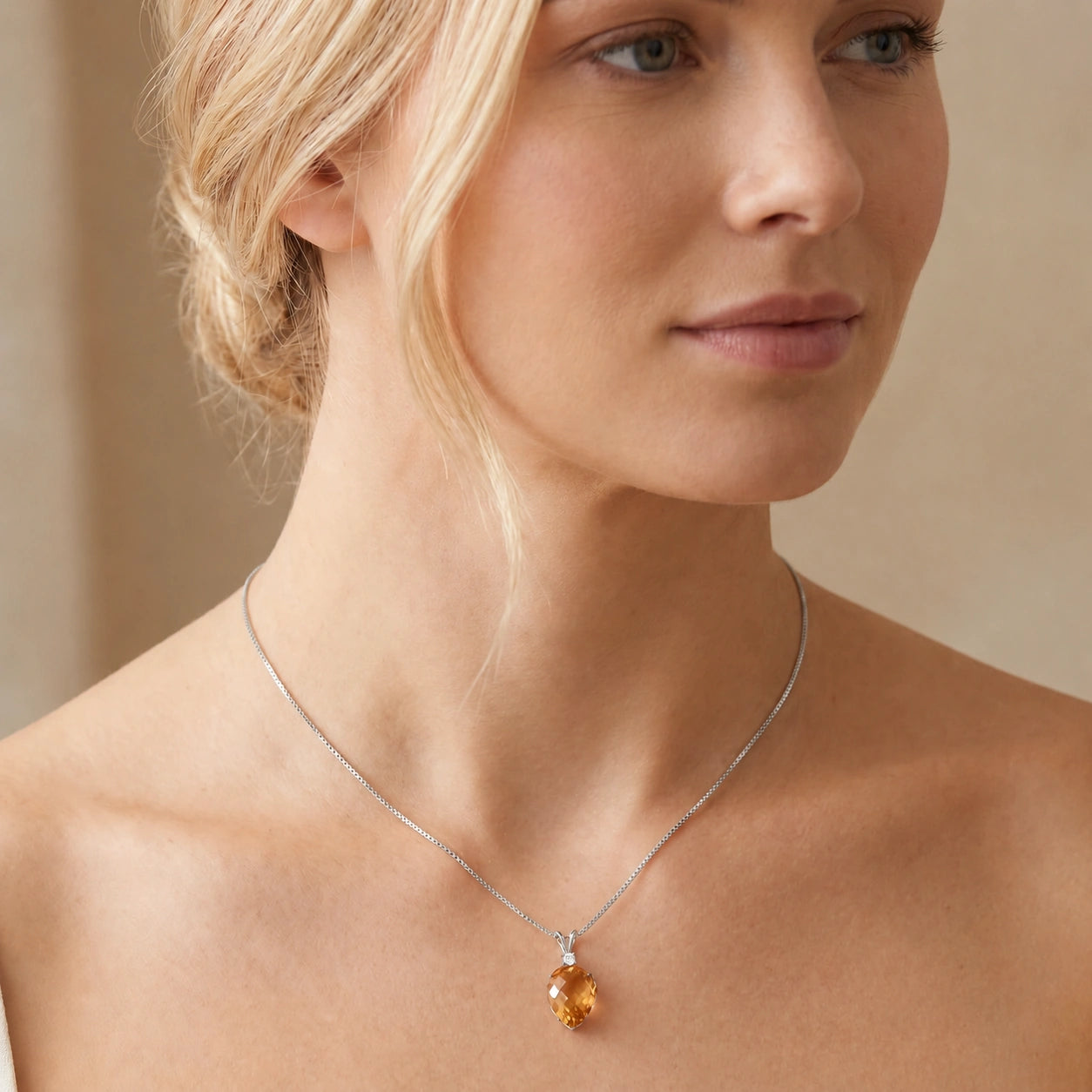White Gold Pendant Necklace Sapphire 10K — Ornella