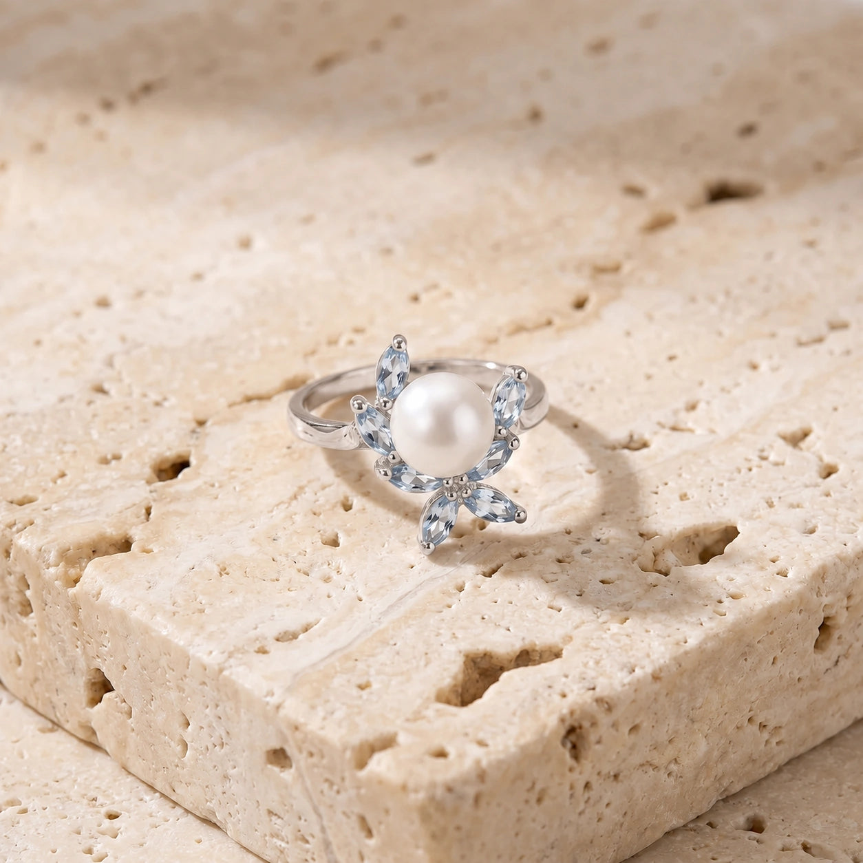 White Gold Pearl & Blue Topaz — Orsola