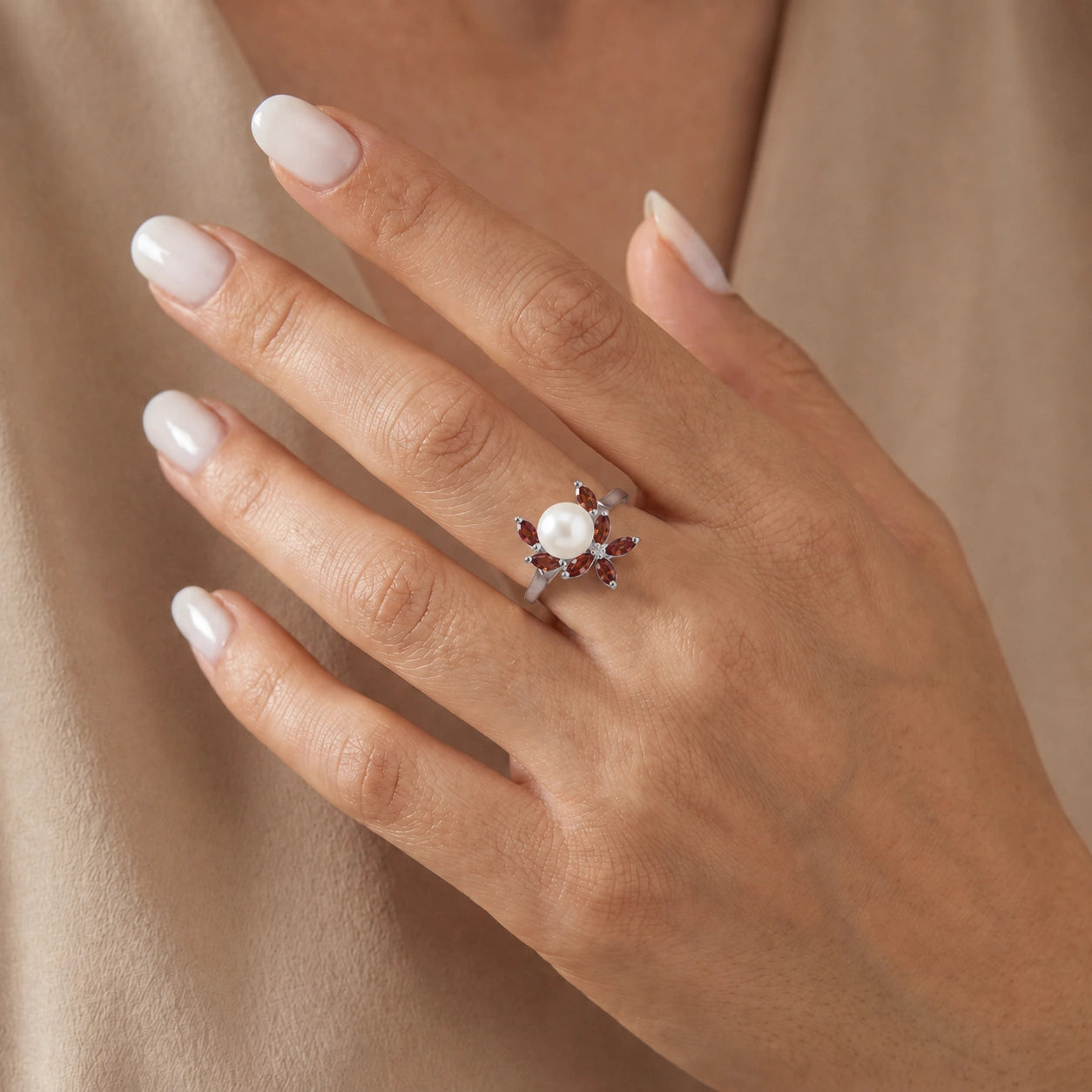 White Gold Pearl & Garnet — Orsola