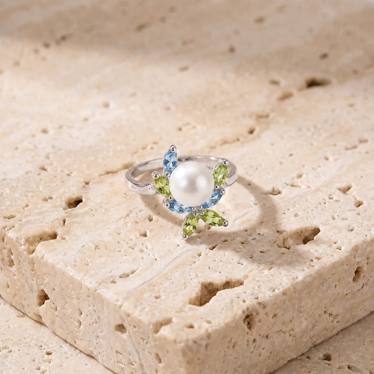 White Gold Pearl & Peridot & Blue Topaz — Orsola