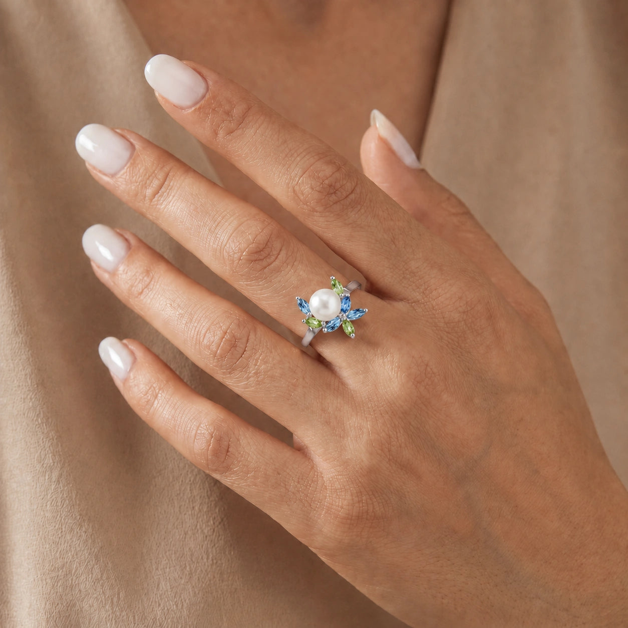 White Gold Pearl & Peridot & Blue Topaz — Orsola