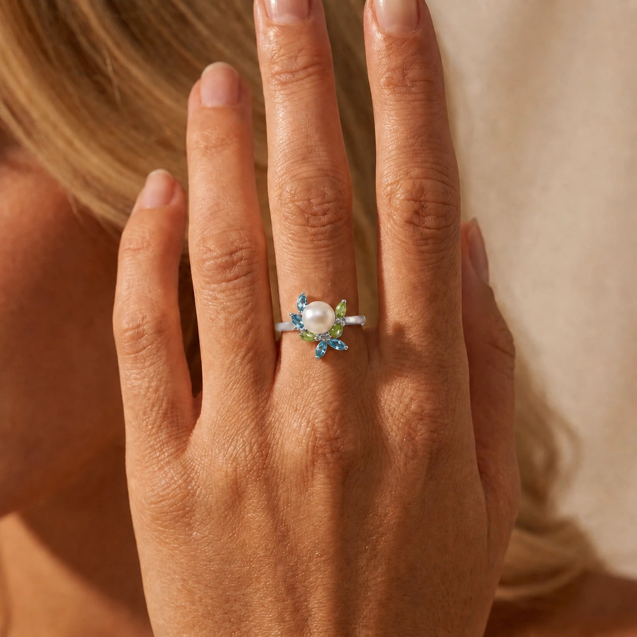 White Gold Pearl & Peridot & Blue Topaz — Orsola