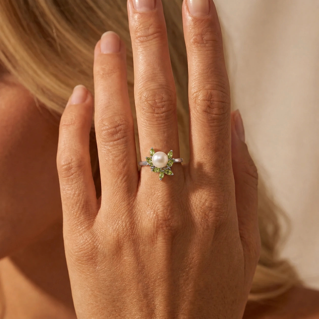 White Gold Pearl & Peridot — Orsola