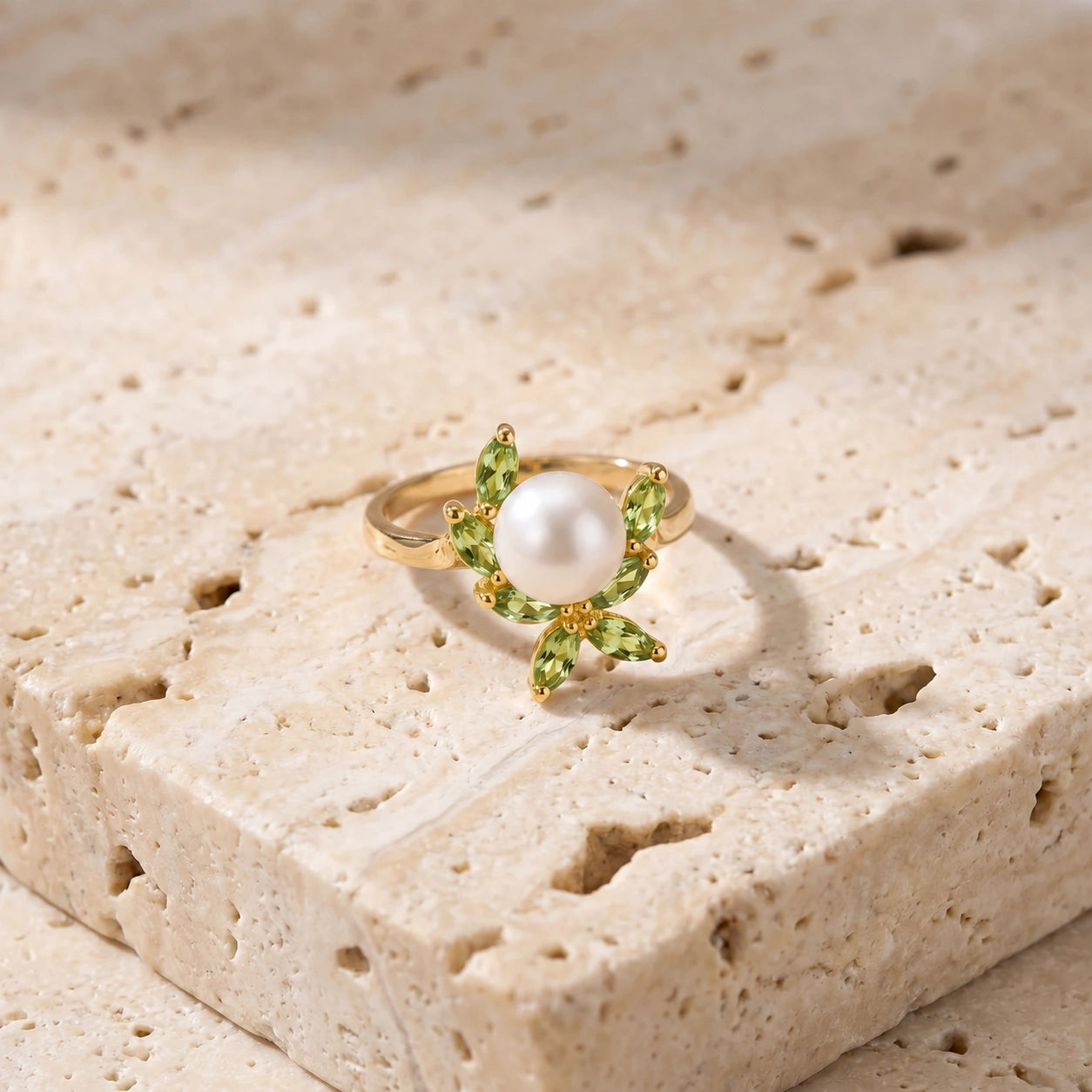 Yellow Gold Pearl & Peridot — Orsola