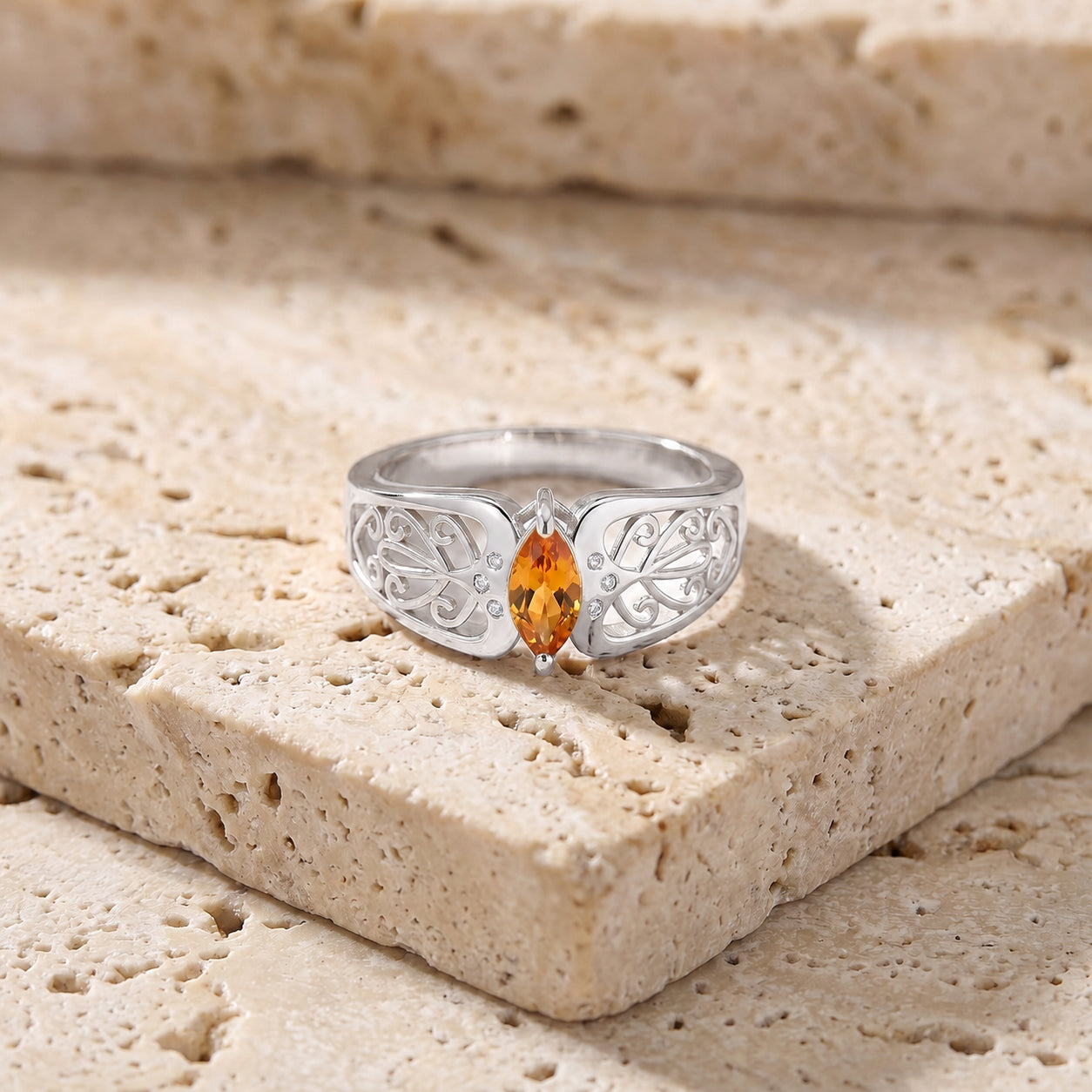 White Gold Petal Ring Peridot 10K — Penelope