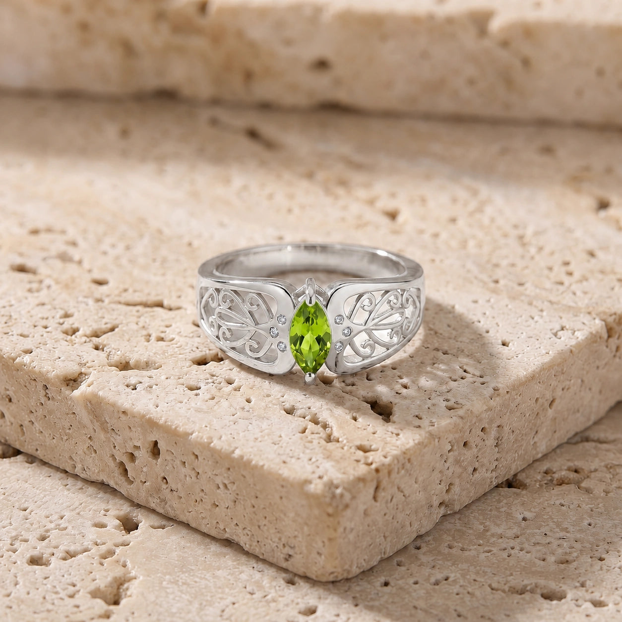 White Gold Petal Ring Peridot 10K — Penelope