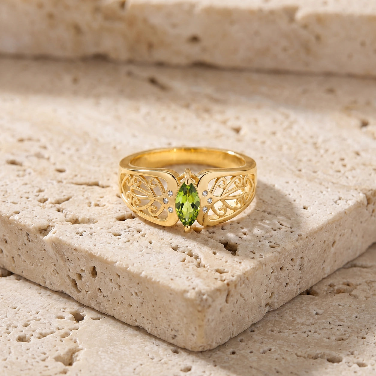 Yellow Gold Petal Ring Peridot 10K — Penelope