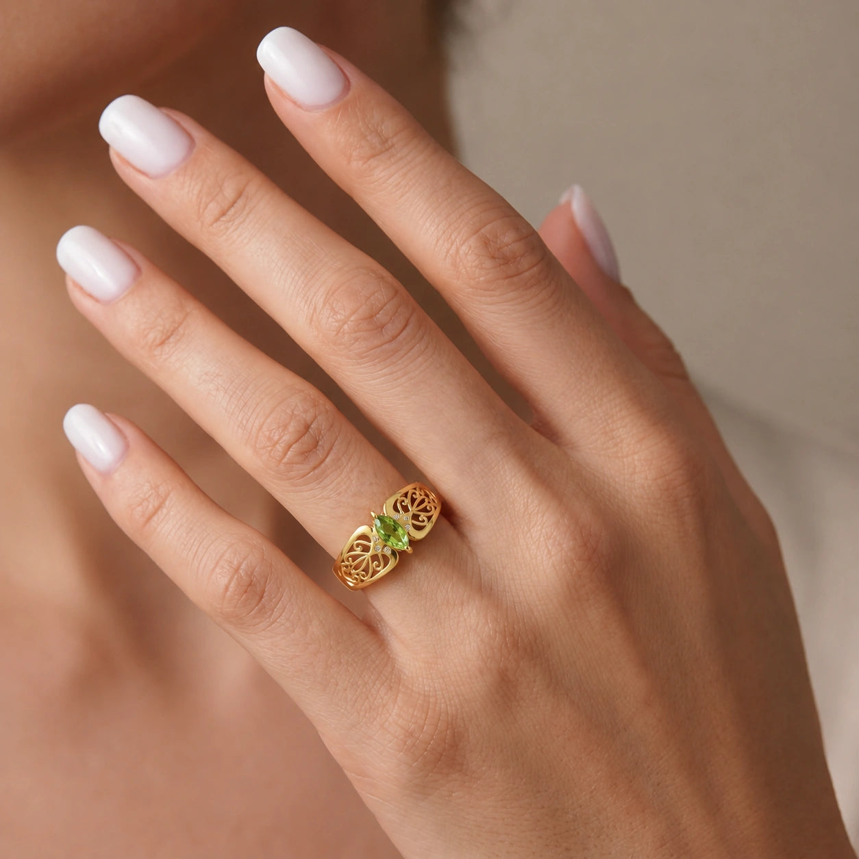 Yellow Gold Petal Ring Peridot 10K — Penelope