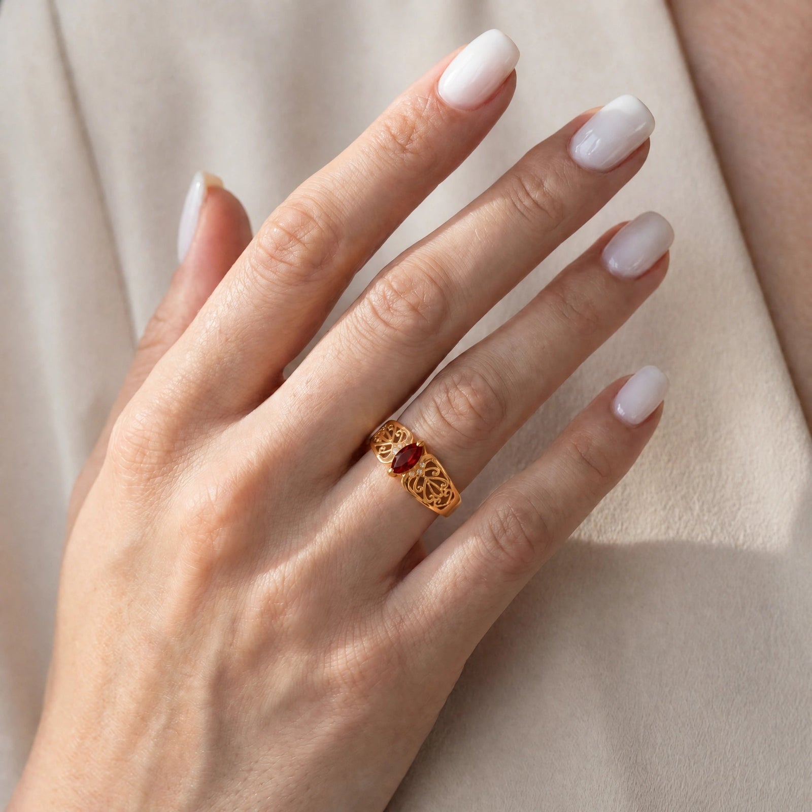 Yellow Gold Petal Ring Garnet 10K — Penelope