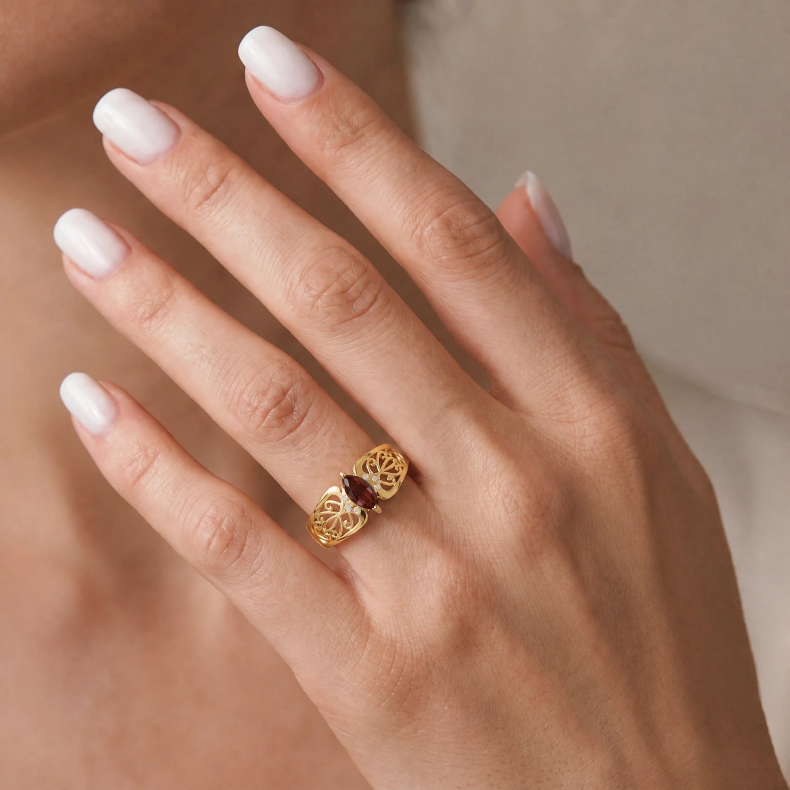 Yellow Gold Petal Ring Garnet 10K — Penelope