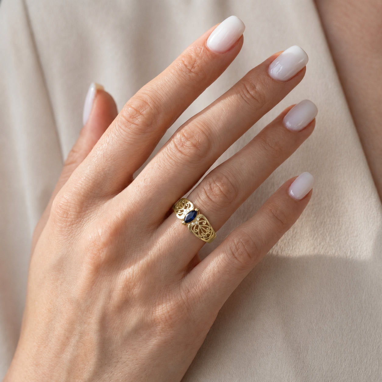 Yellow Gold Petal Ring Sapphire 10K — Penelope