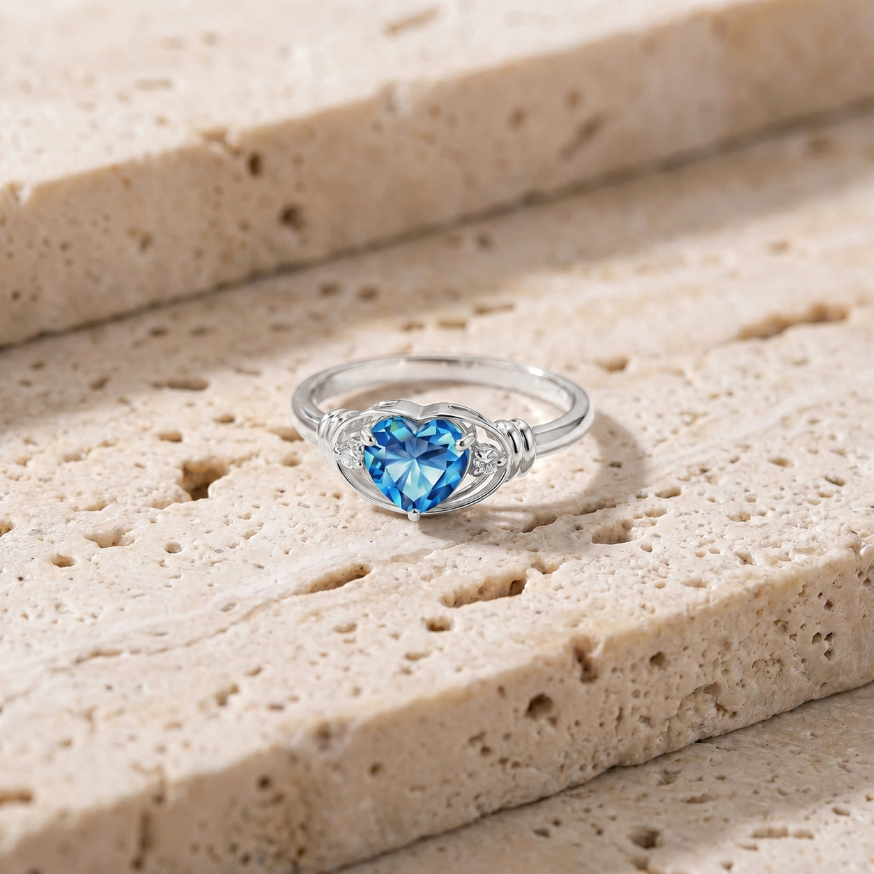 White Gold Belle Ring Blue Topaz 10K — Pierina