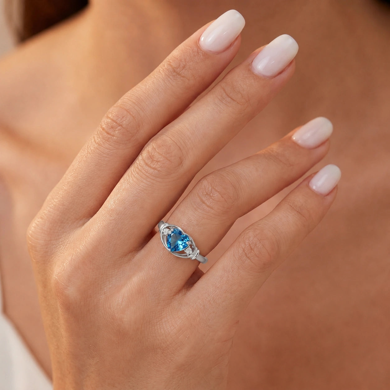 White Gold Belle Ring Blue Topaz 10K — Pierina