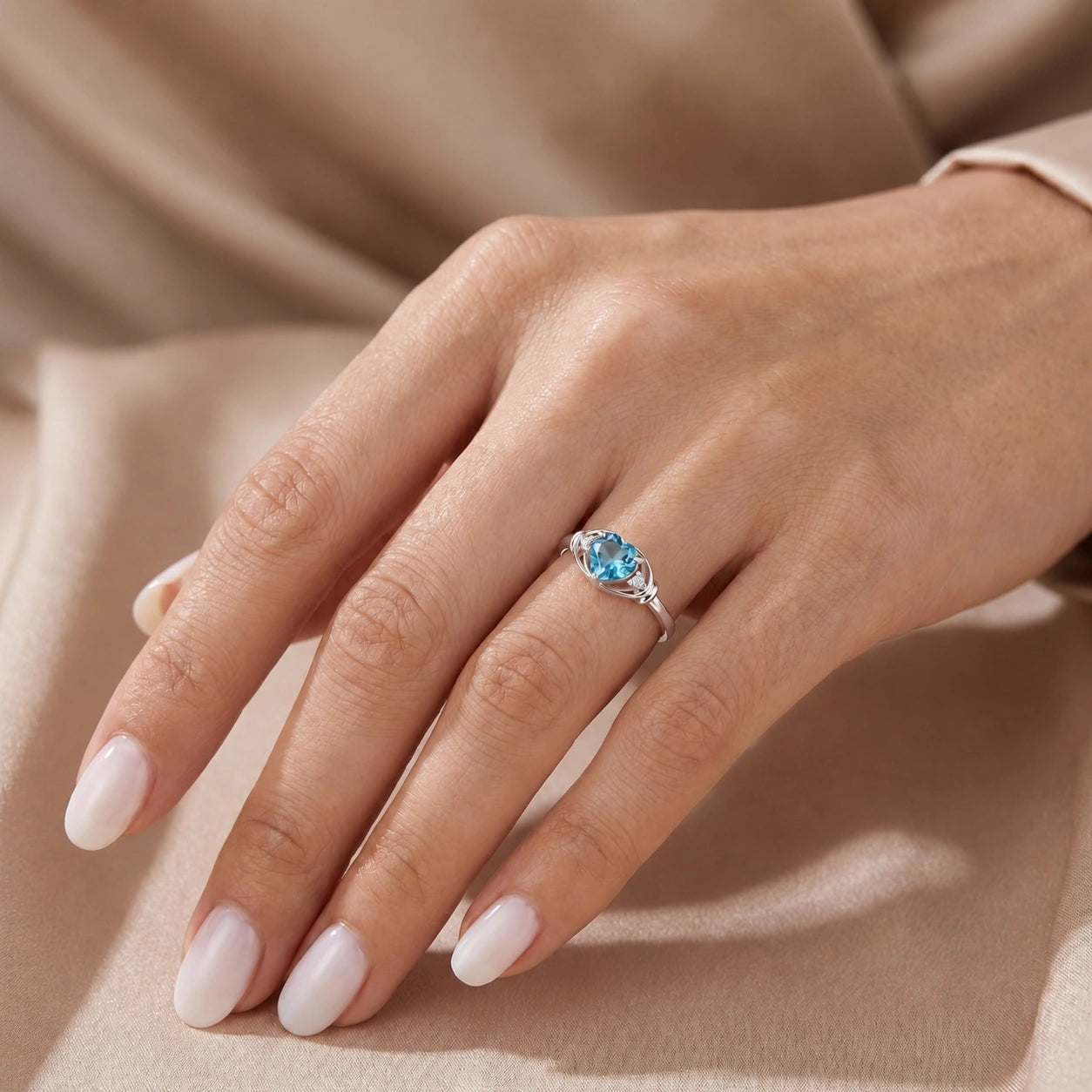 White Gold Diamond & Aquamarine — Ortensia