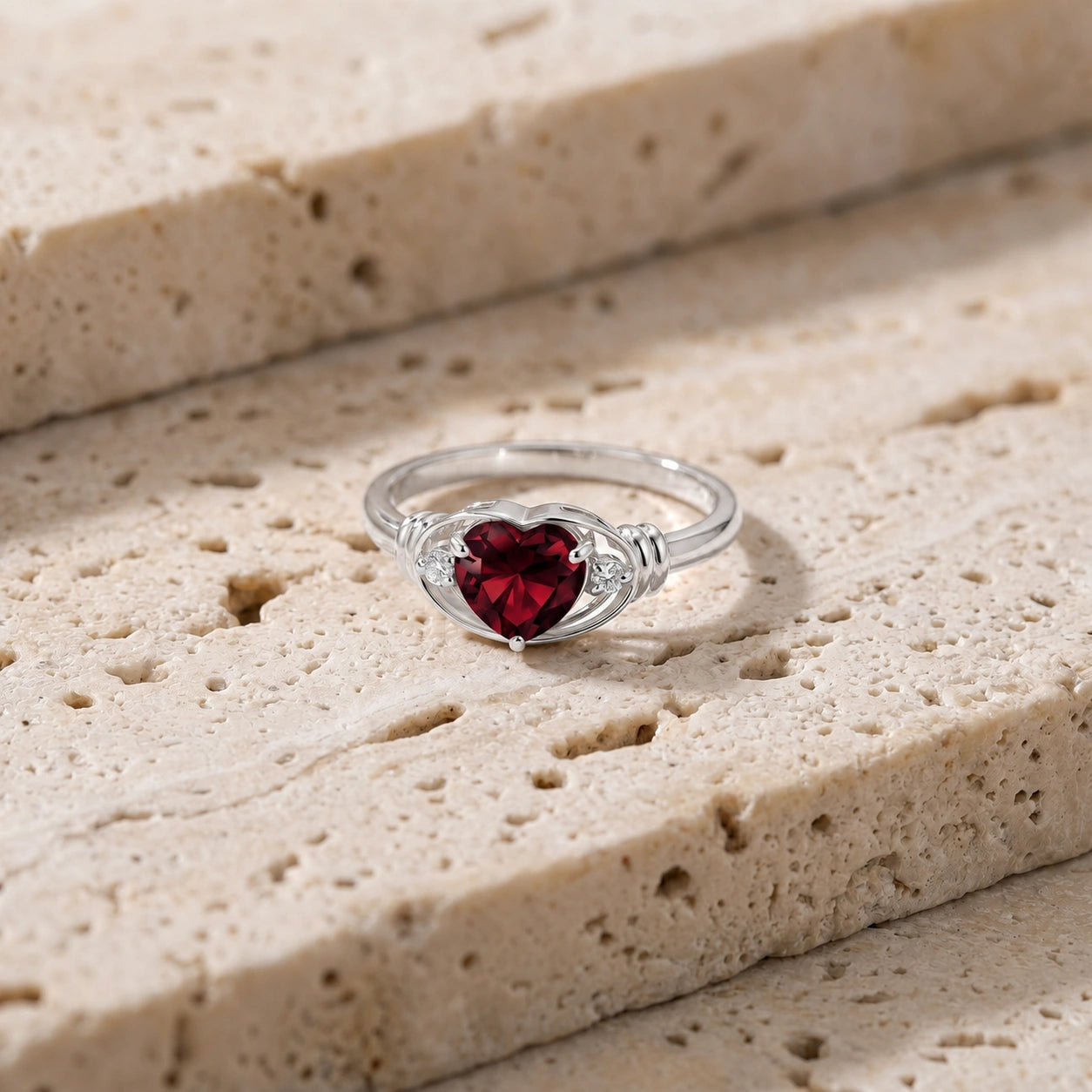 White Gold Diamond & Garnet — Ortensia