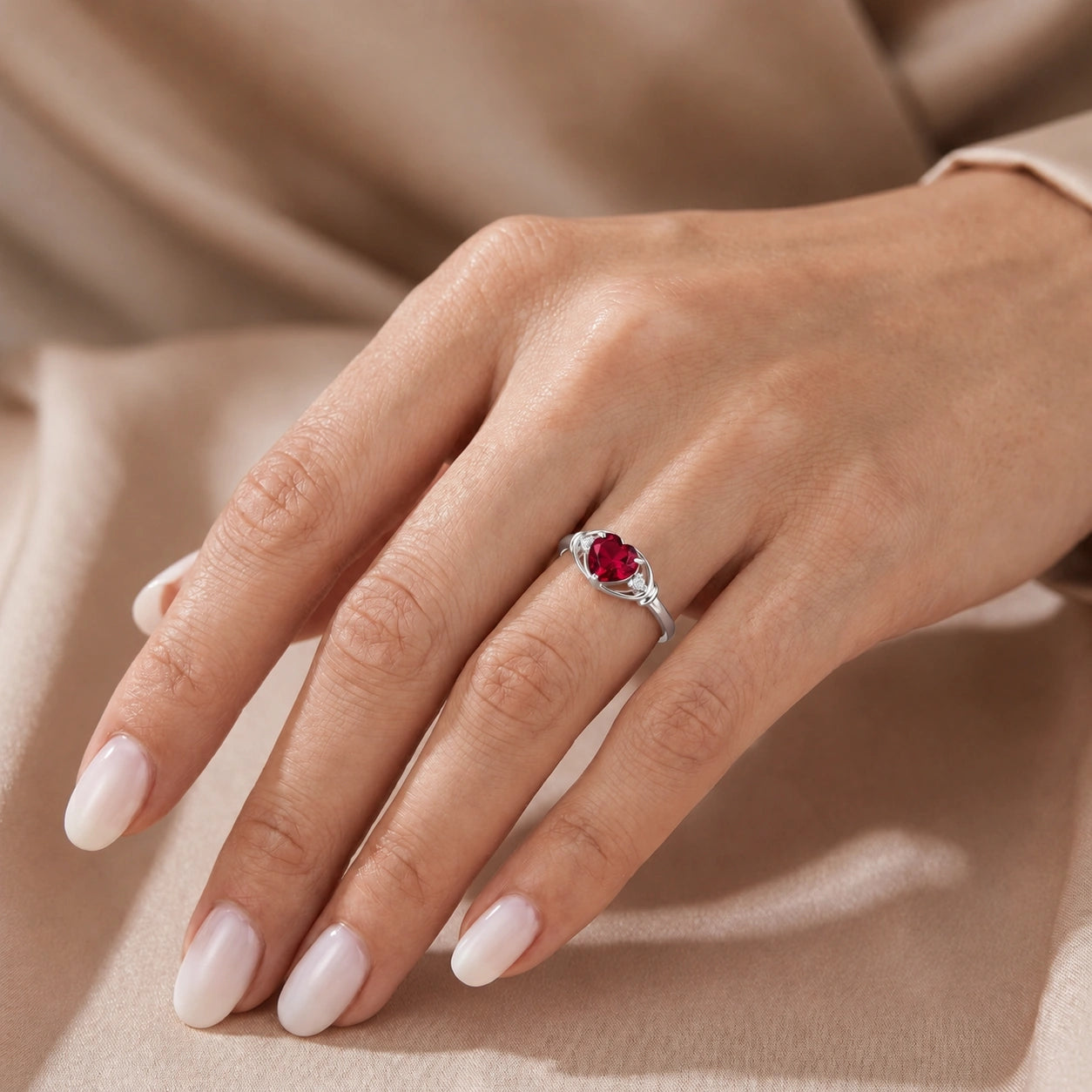 White Gold Diamond & Ruby — Ortensia