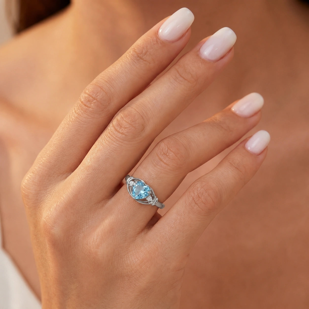 White Gold Belle Ring Aquamarine 10K — Pierina