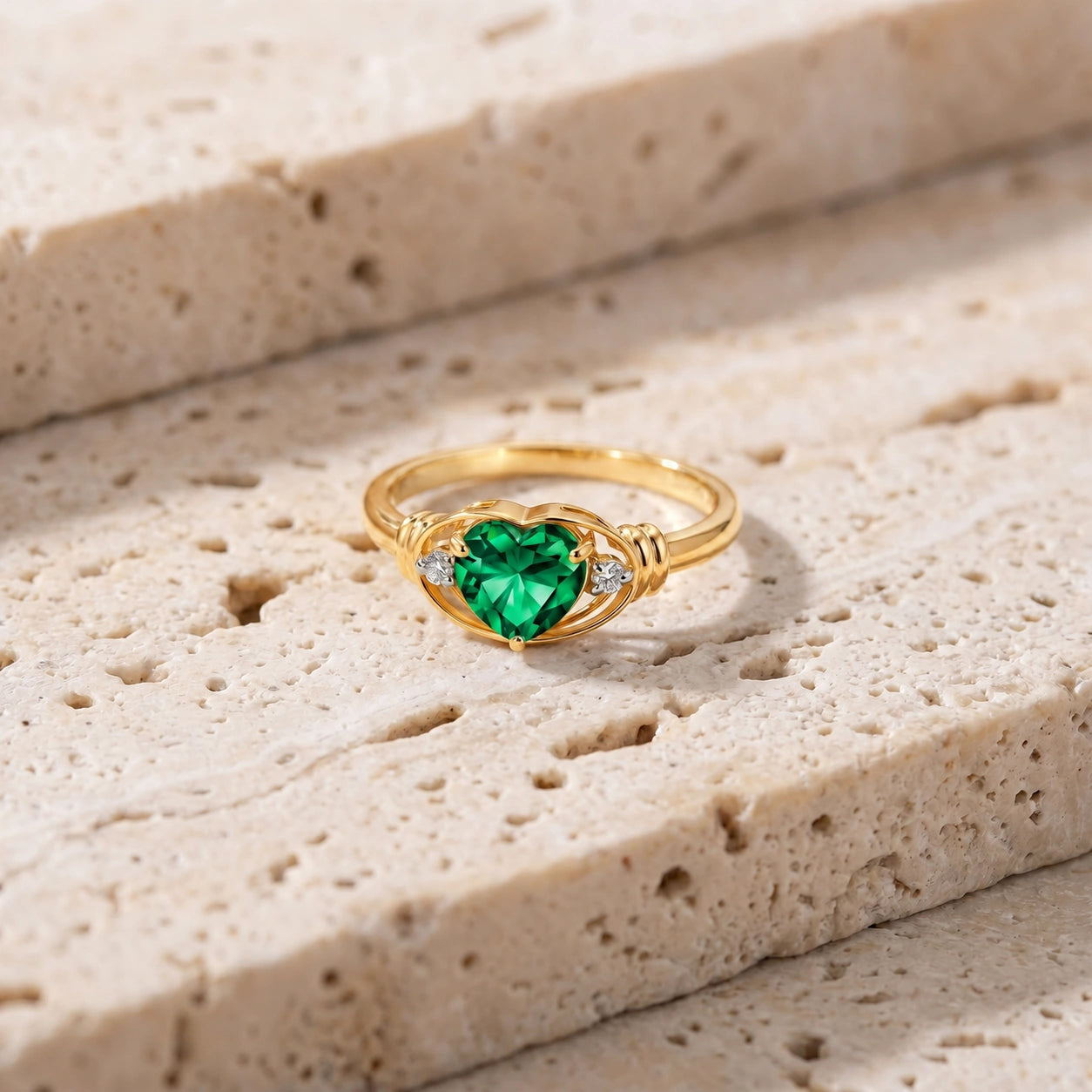 Yellow Gold Belle Ring Emerald 10K — Pierina