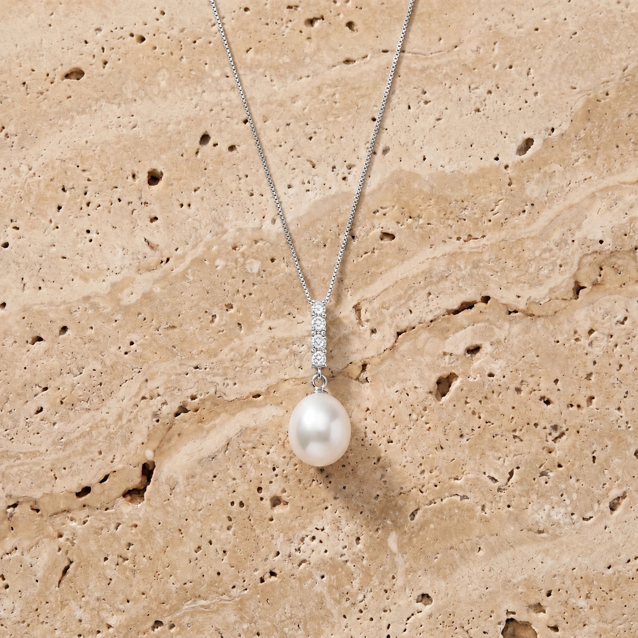 White Gold Pearl & Diamond — Ottaviana