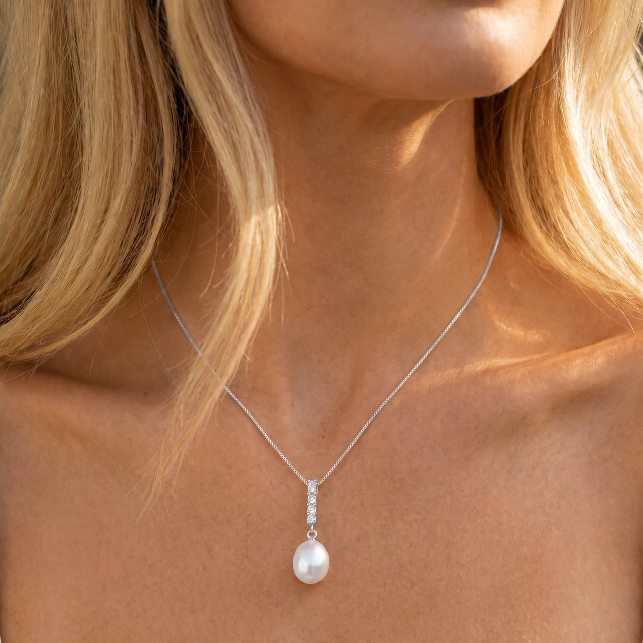 White Gold Pearl & Diamond — Ottaviana