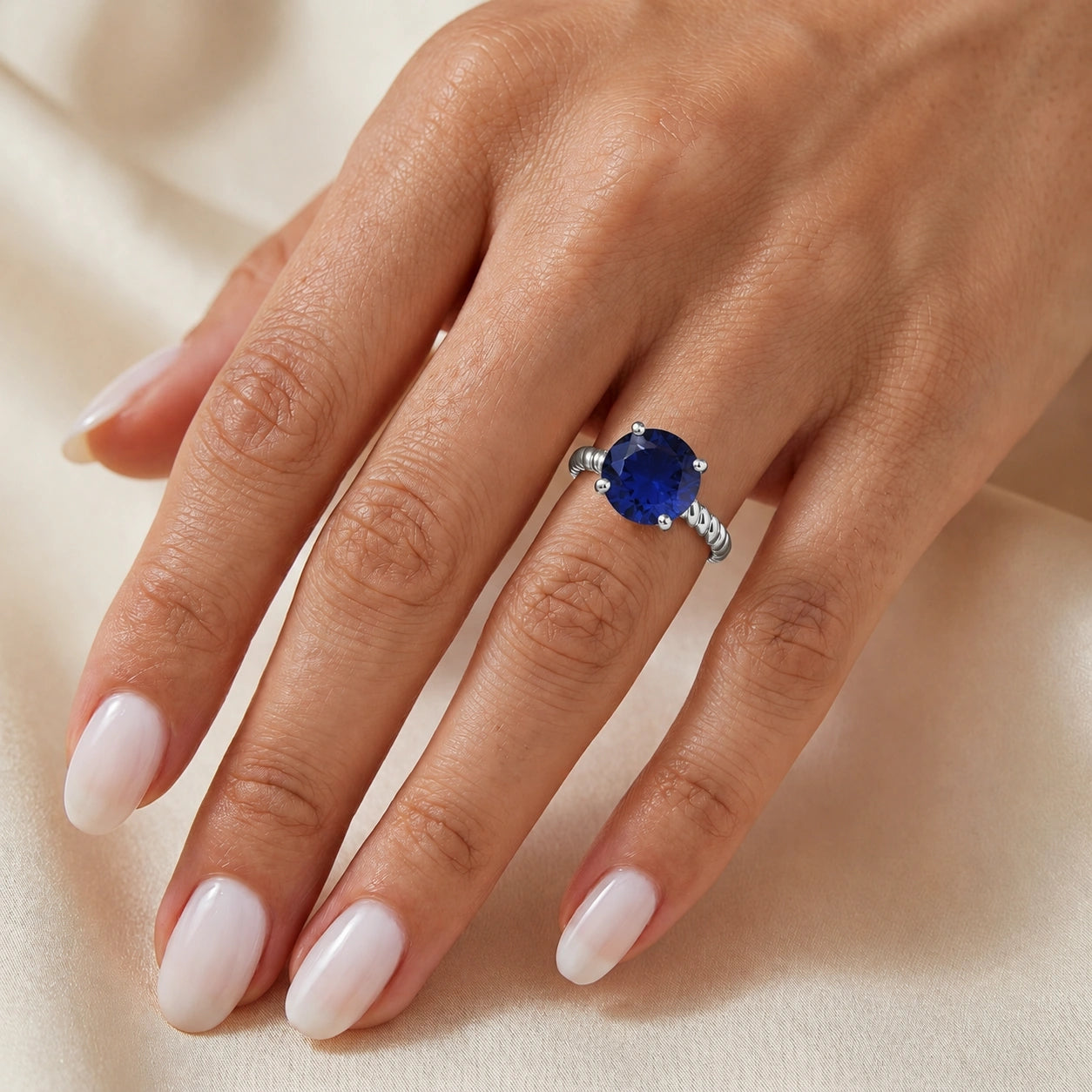 White Gold Sapphire — Palmira