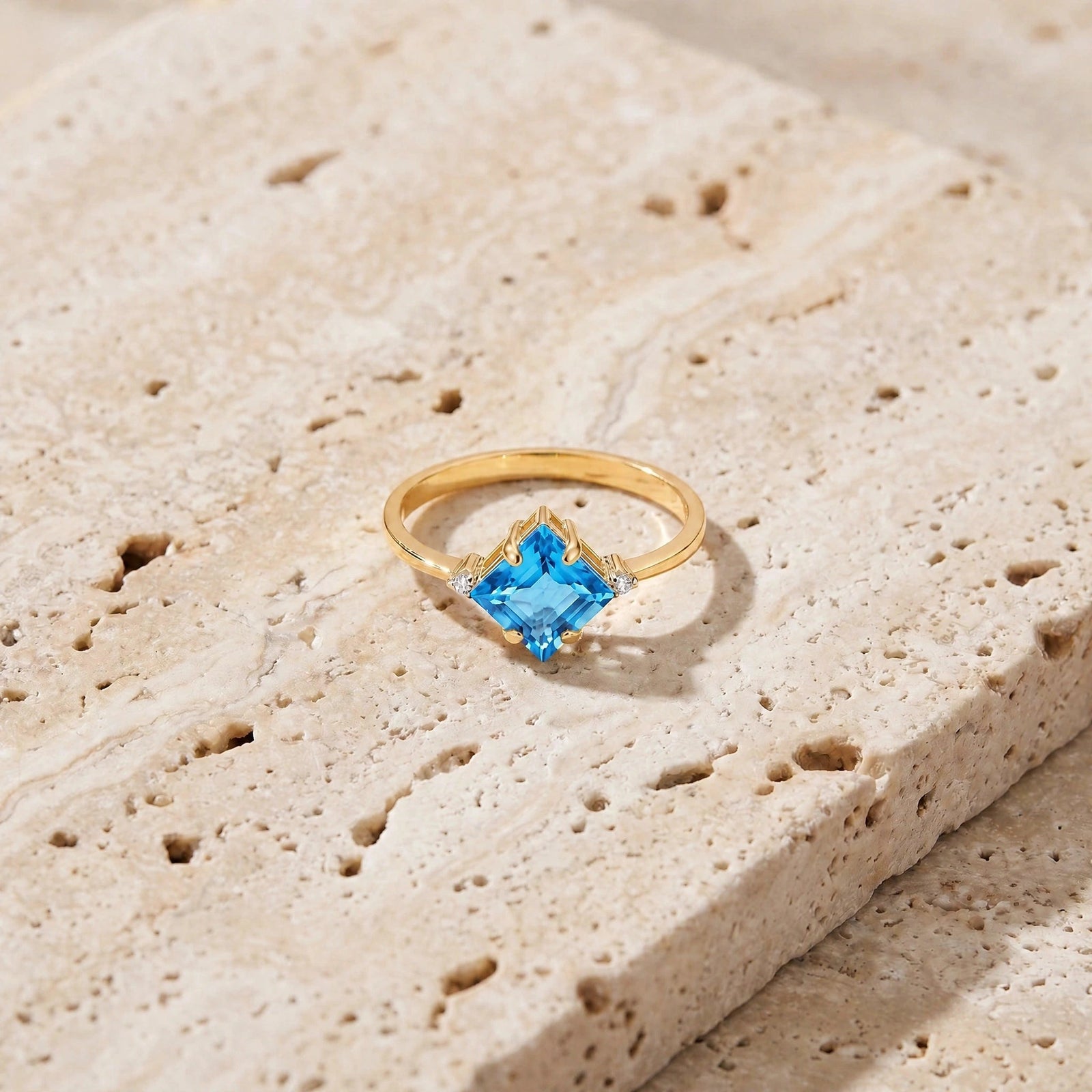 Yellow Gold Belle Ring Blue Topaz 10K — Luciana