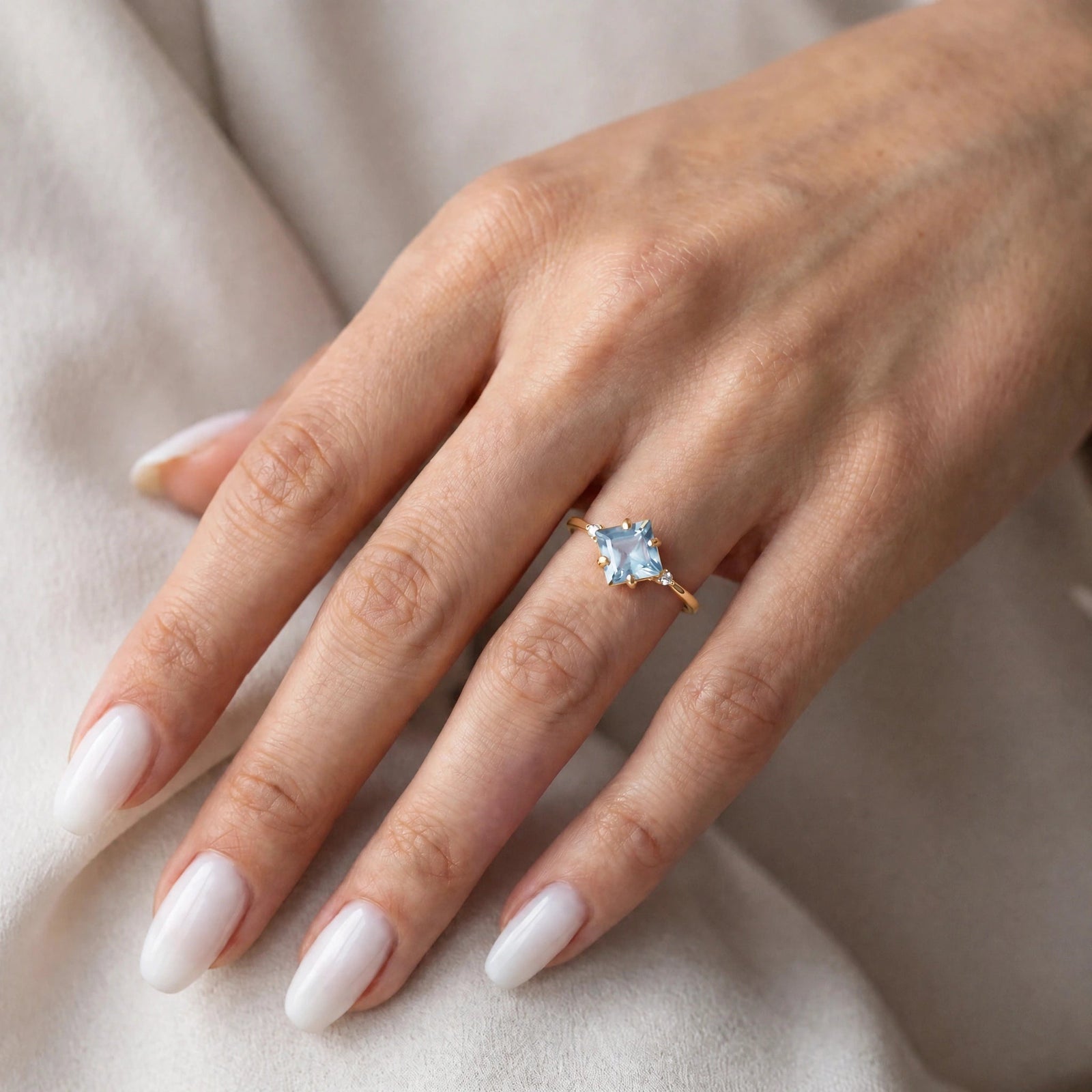 Yellow Gold Belle Ring Aquamarine 10K — Luciana