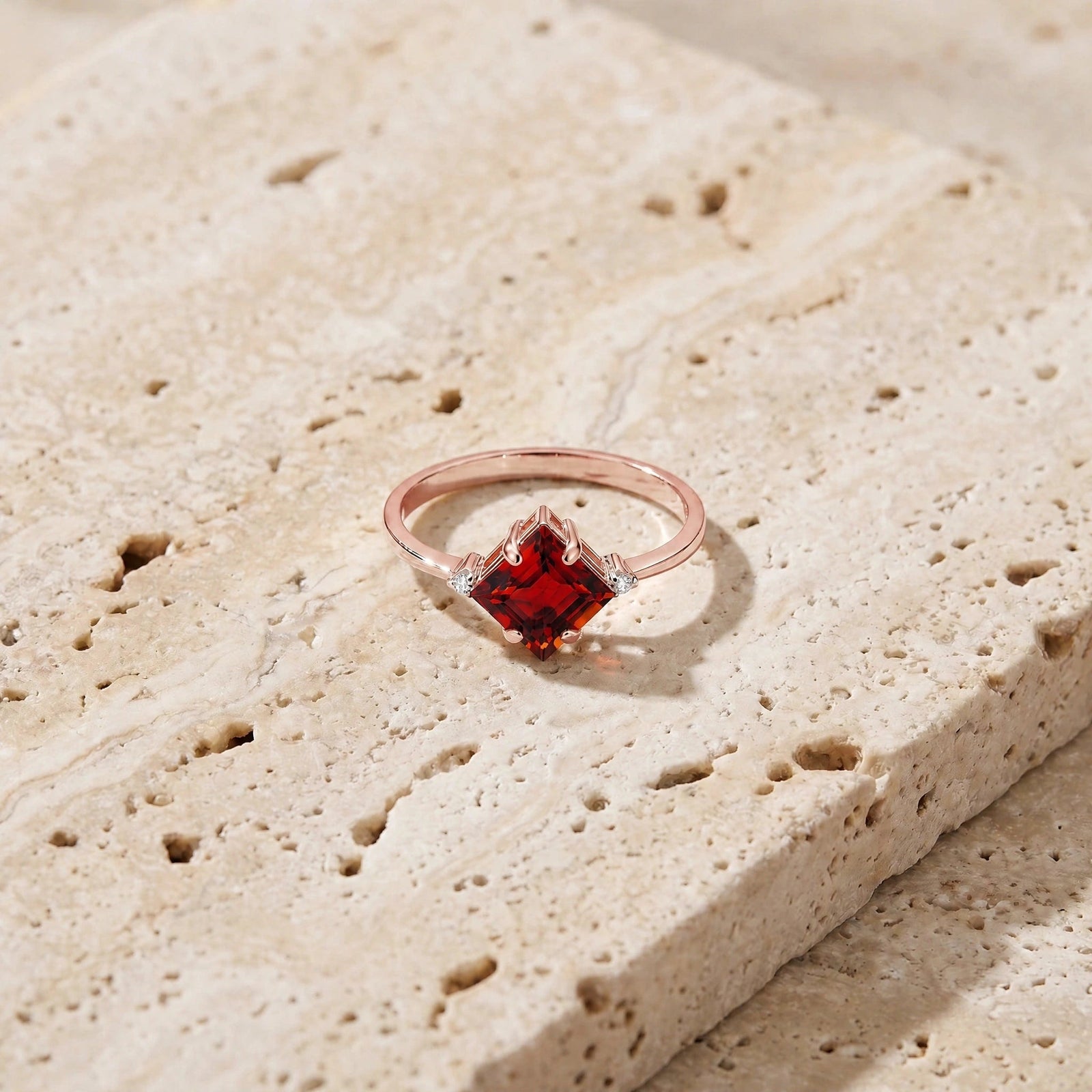 Rose Gold Belle Ring Garnet 10K — Luciana