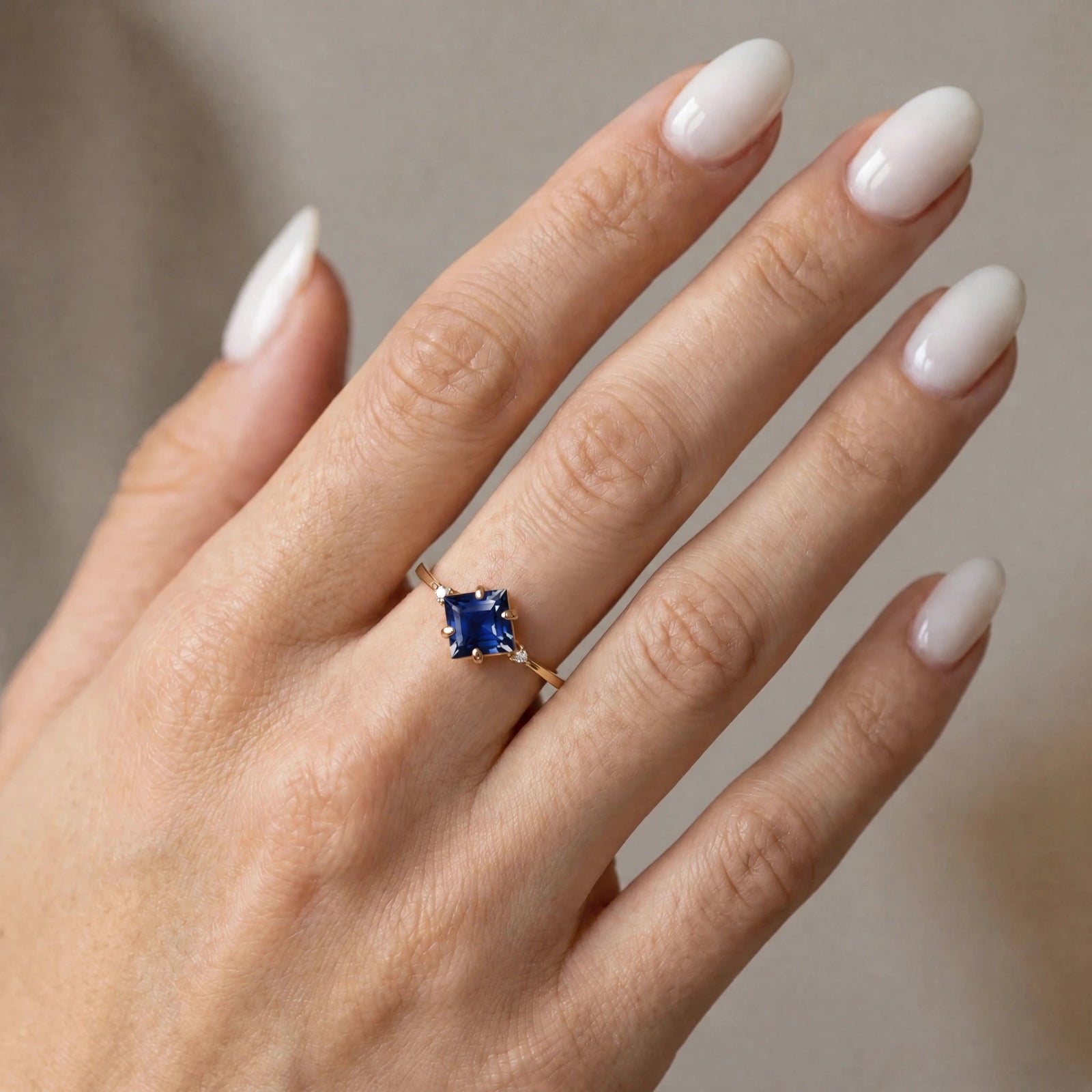 Yellow Gold Belle Ring Sapphire 10K — Luciana