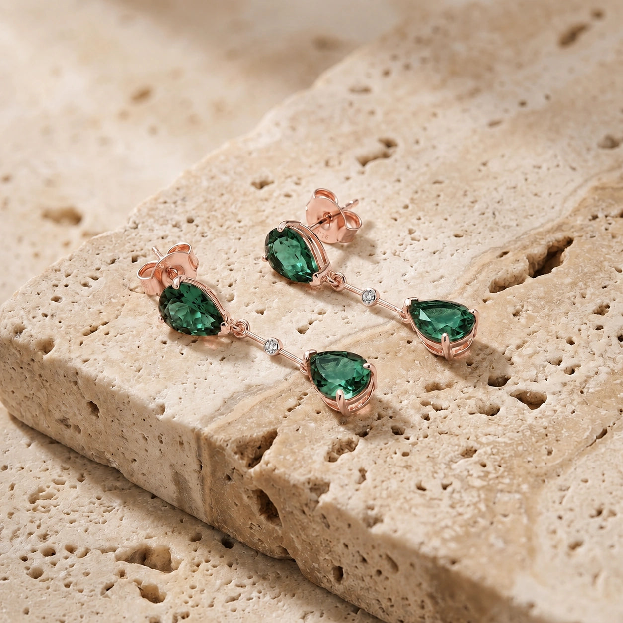 Rose Gold Heritage Earrings Emerald 10K — Paola