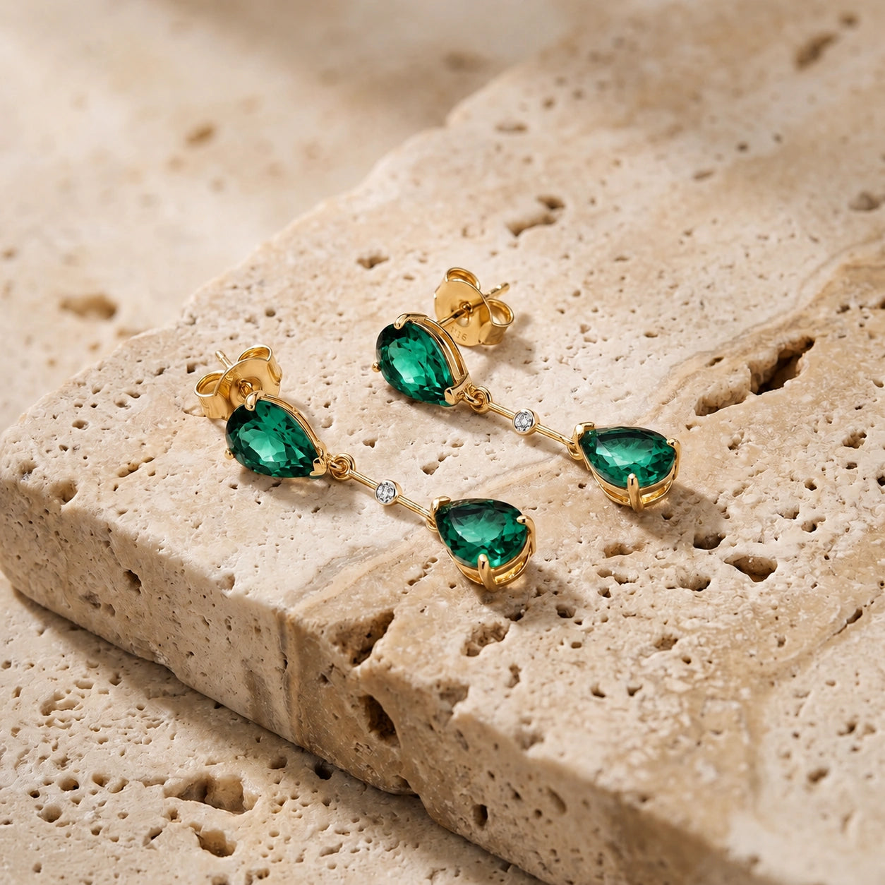 Yellow Gold Heritage Earrings Emerald 10K — Paola