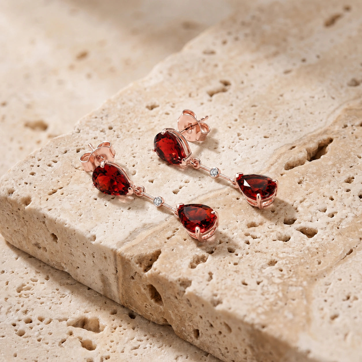 Rose Gold Heritage Earrings Garnet 10K — Paola