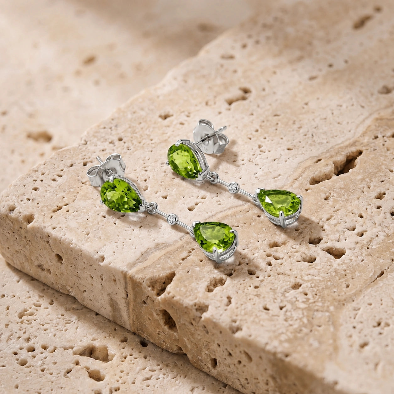 White Gold Heritage Earrings Peridot 10K — Paola
