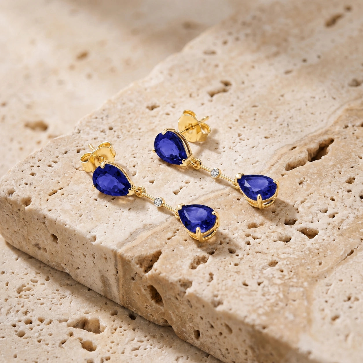 Yellow Gold Heritage Earrings Sapphire 10K — Paola