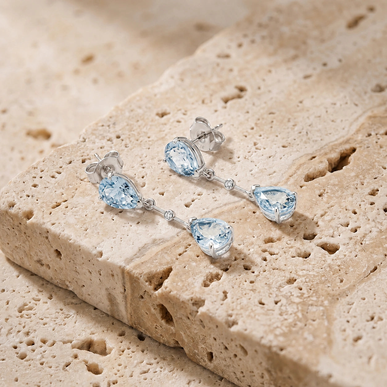 White Gold Heritage Earrings Aquamarine 10K — Paola