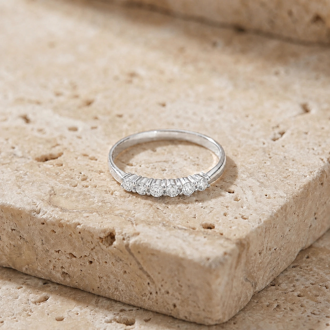 White Gold Ring Diamond 10K — Paola