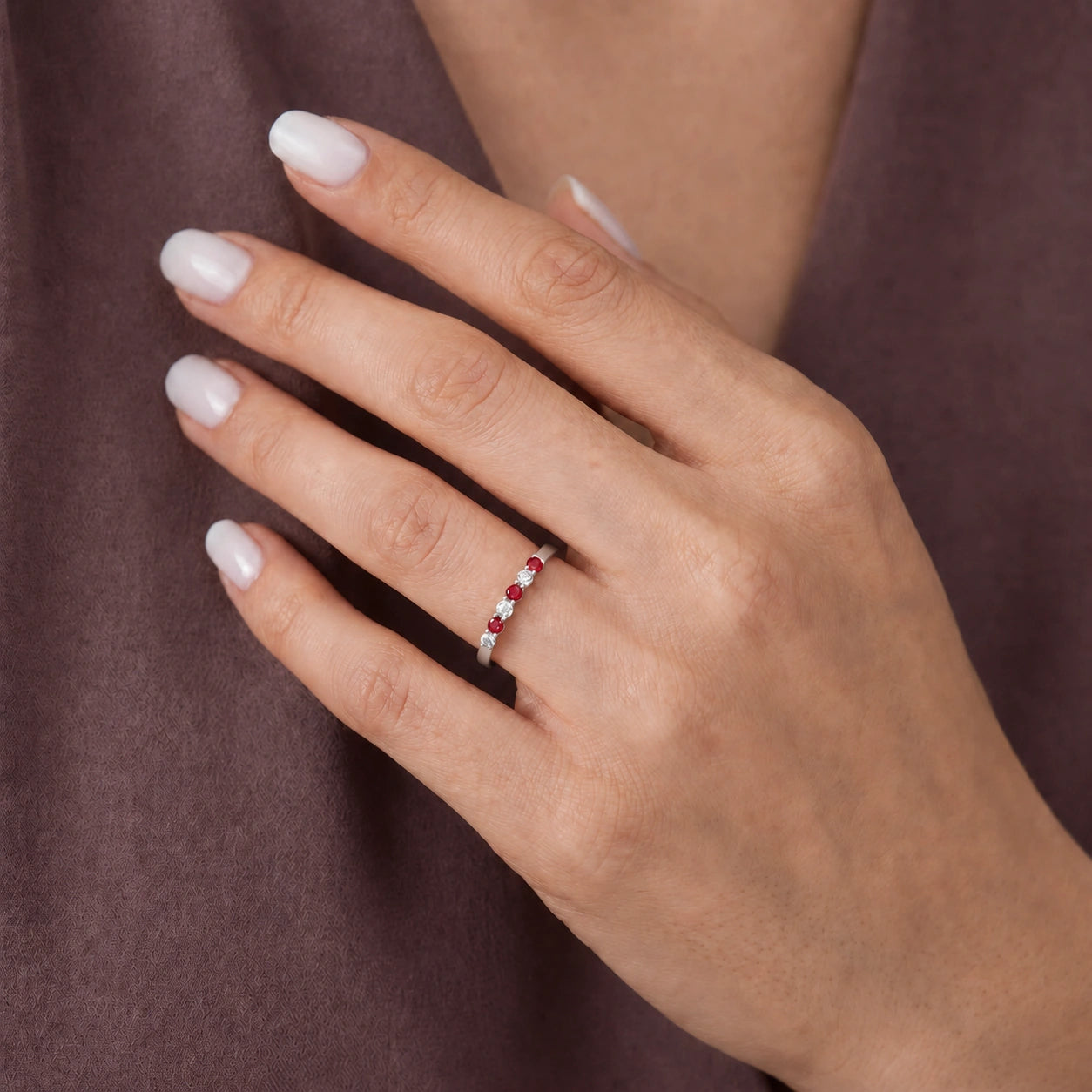 White Gold Ring Ruby 10K — Paola