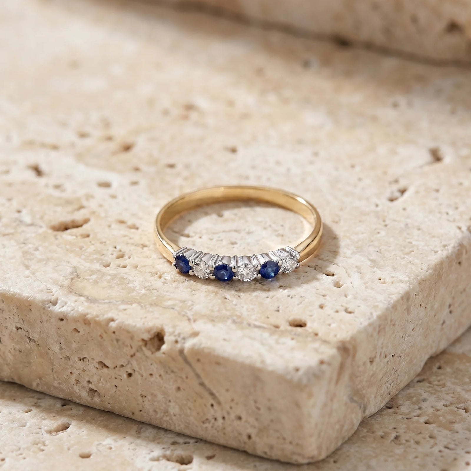 Yellow Gold Ring Sapphire 10K — Paola