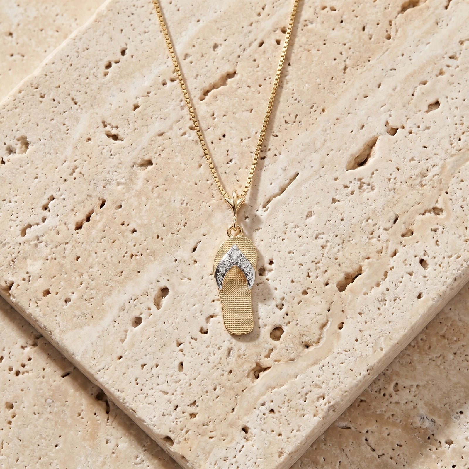 Yellow Gold Grace Pendant Necklace Diamond 10K — Giuditta